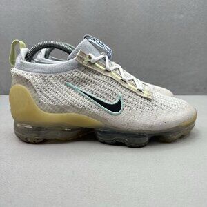 Womens 8 / 6.5Y Nike Air VaporMax 2021 Flyknit Mismatched‎ Swoosh White Sneakers